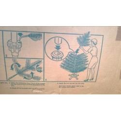 Kunstkerstboom zeer mooi!! In plastic kist met lampjes erbij