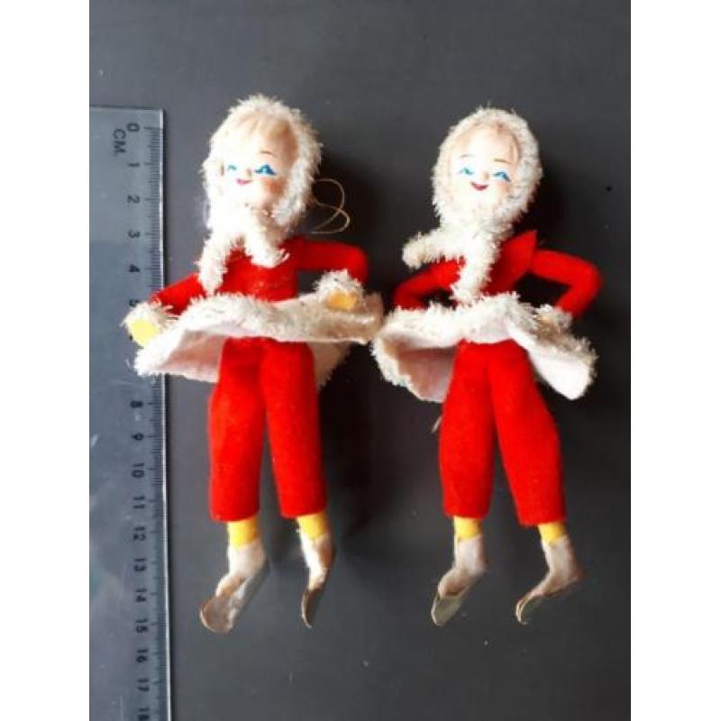 Oude kerst; twee schaatssters heel leuk!!