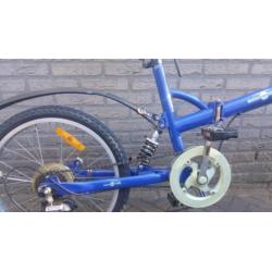 Blauwe vouwfiets met 20 inch wielen