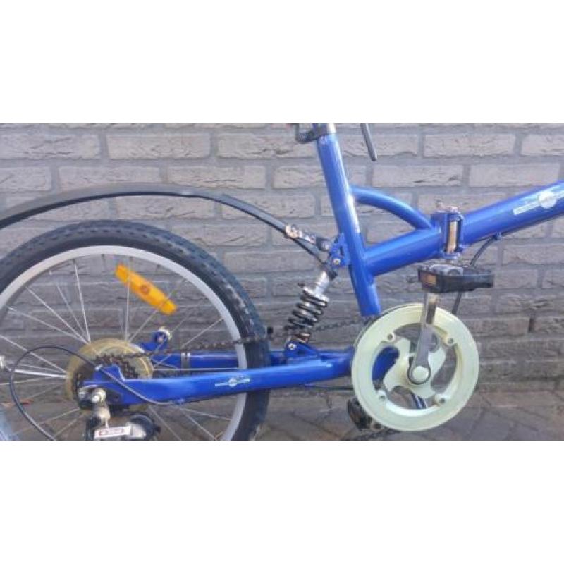 Blauwe vouwfiets met 20 inch wielen