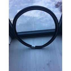 Vouwfiets samen met een nieuwe fietsband