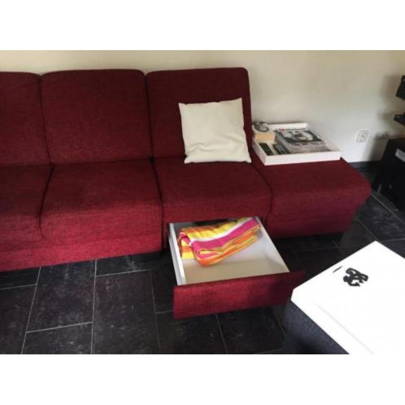 Hoekbank met vele extra's. Stoffen bekleding.