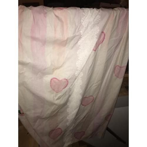 Gordijnen met pastel hartjes