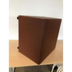 Voetenbank / Hocker GISPEN !