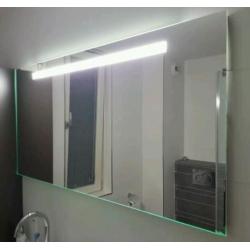 Porto badkamerspiegel met LED verlichting 120 x 60 cm