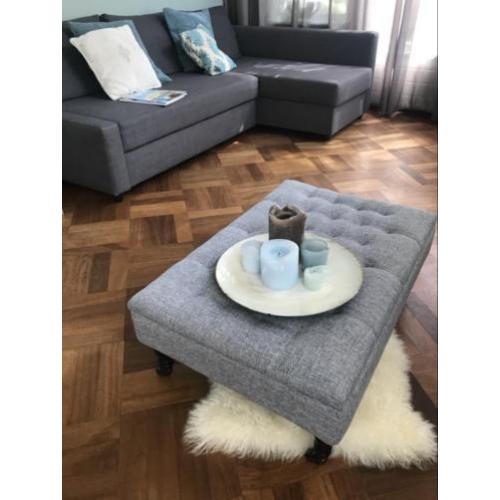 Prachtige grijze Hocker. Aanschafprijs €495 nu voor €95