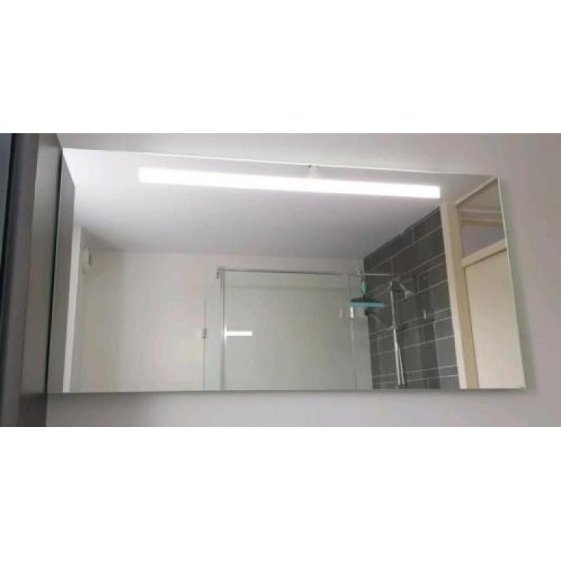 Porto badkamerspiegel met LED verlichting 120 x 60 cm