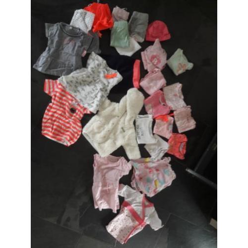 Kleertjes maat 50/56 meisje