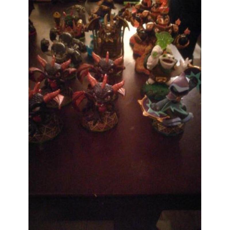 Skylanders poppetjes.