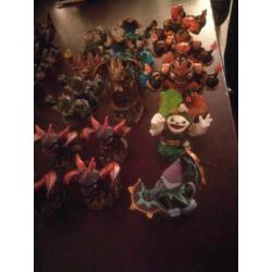 Skylanders poppetjes.