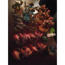 Skylanders poppetjes.